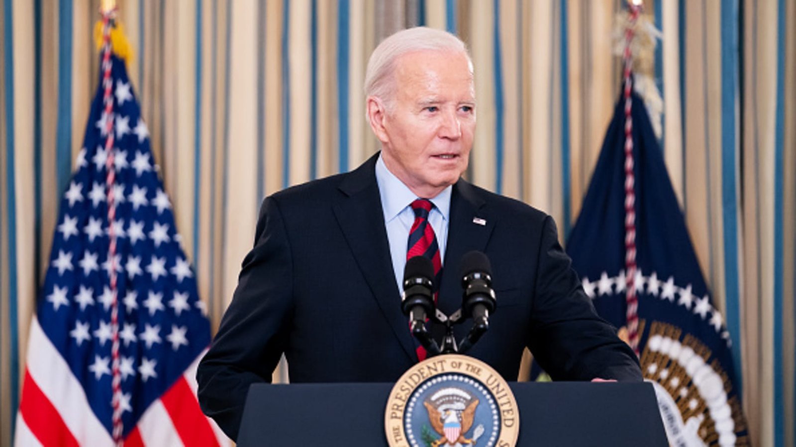 Hike tariffs on Chinese EVs, Senate Democrats urge Biden administration